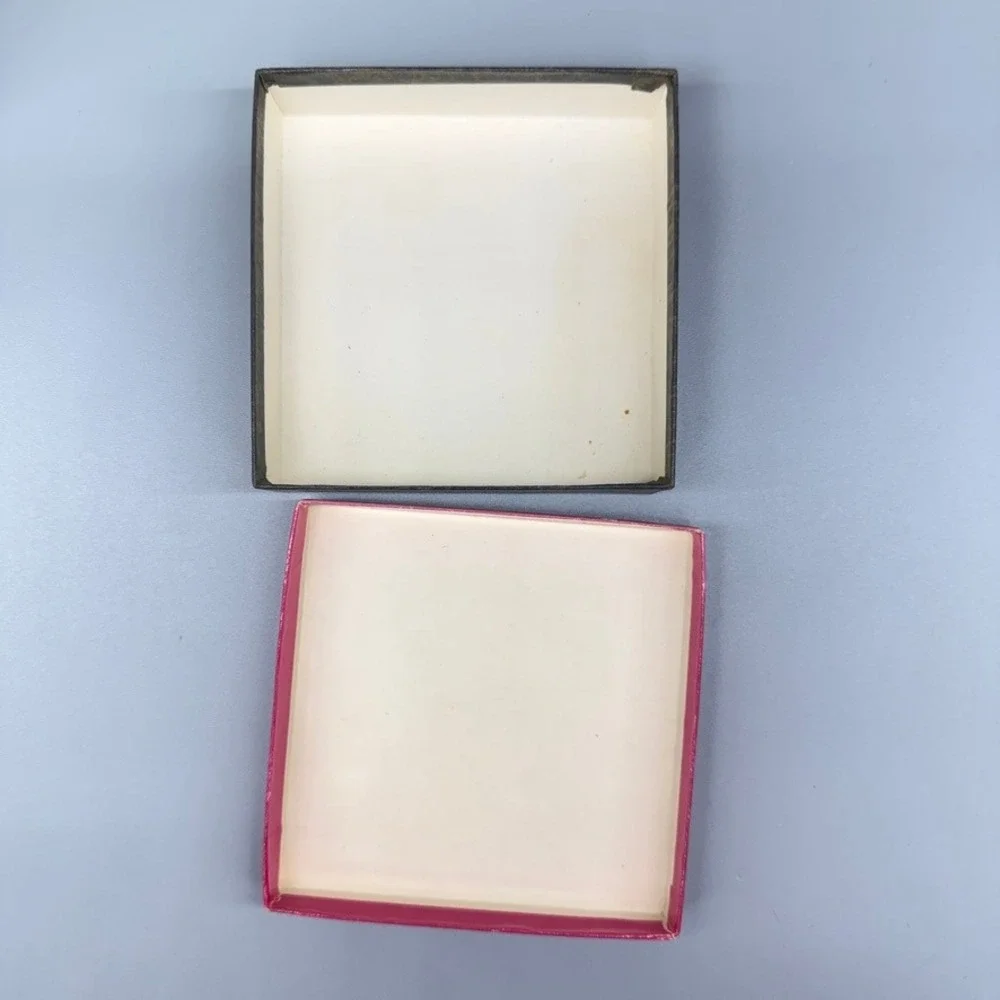 Vintage Schiaparelli Pink Jewelry Box 5